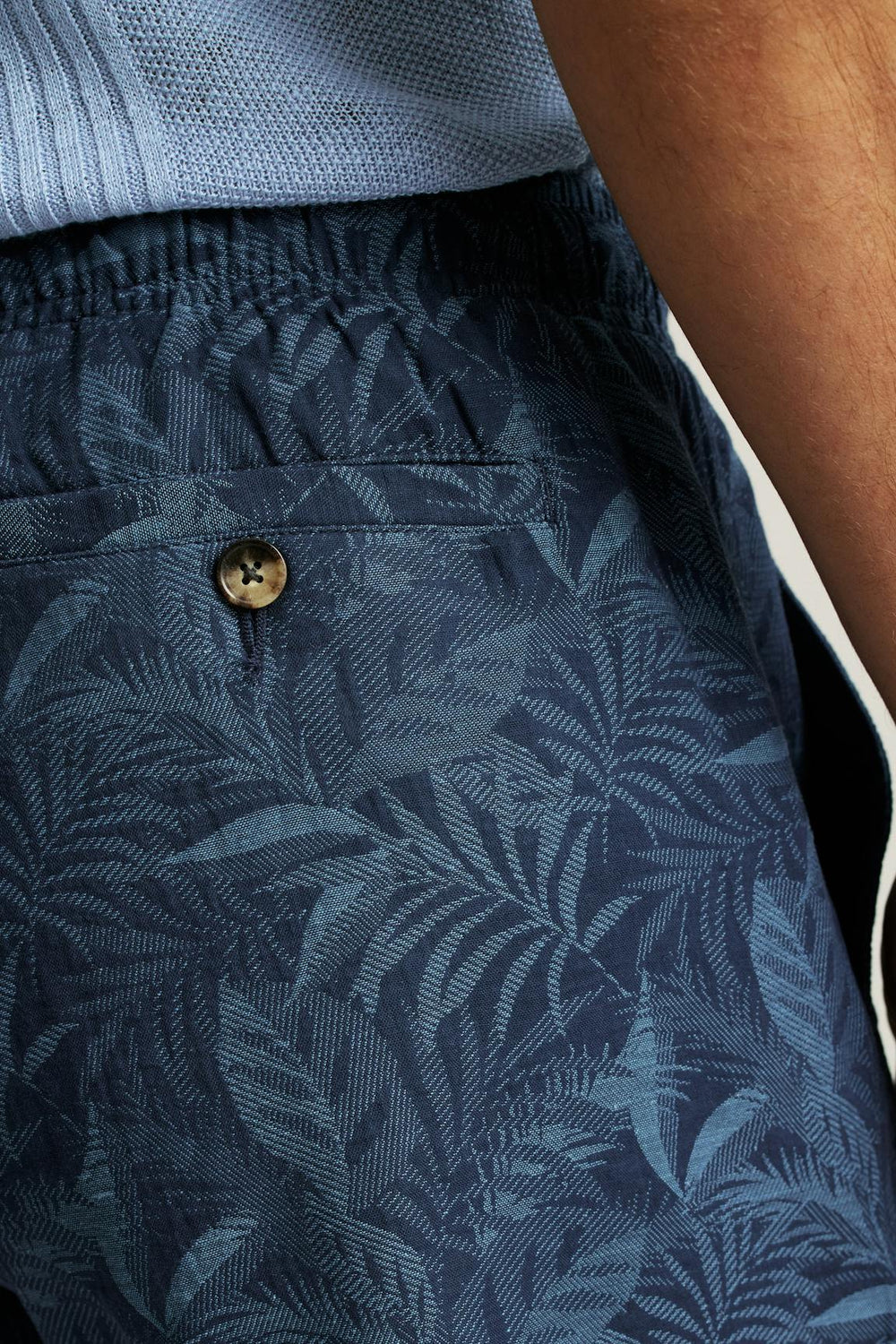Nomad Short